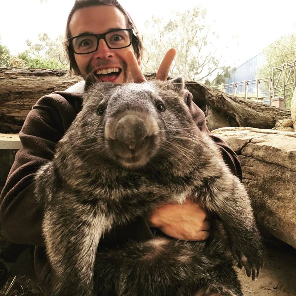 Homem com Wombat